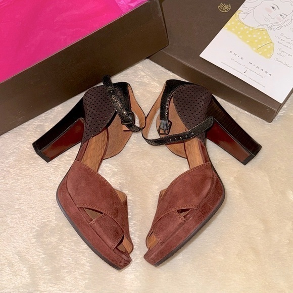Chie Mihara Shoes - nib Chie Mihara ‘Besito’ Suede Platform Heel Sandals in Brown, size 8